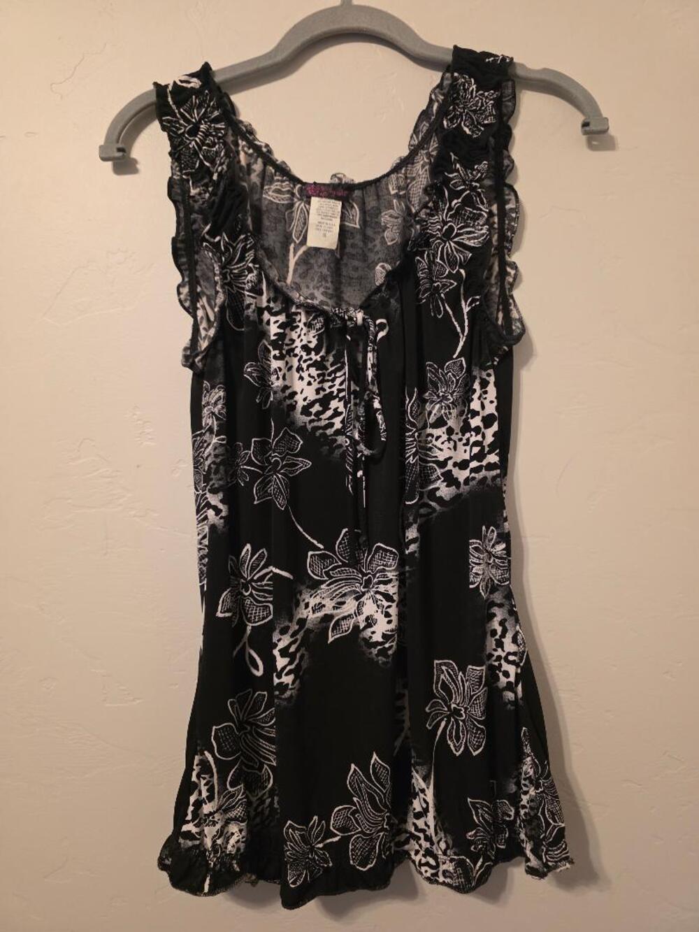 Y2K Agenda Floral Ruffle Tie Front Tank Small